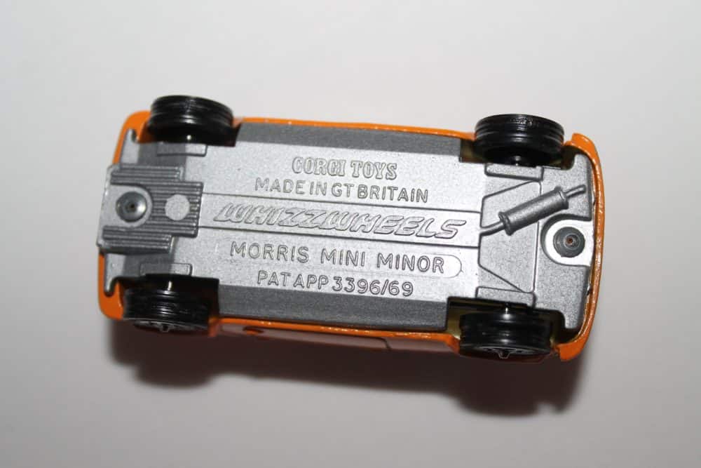 Corgi Toys 203 Morris Mini Minor-base