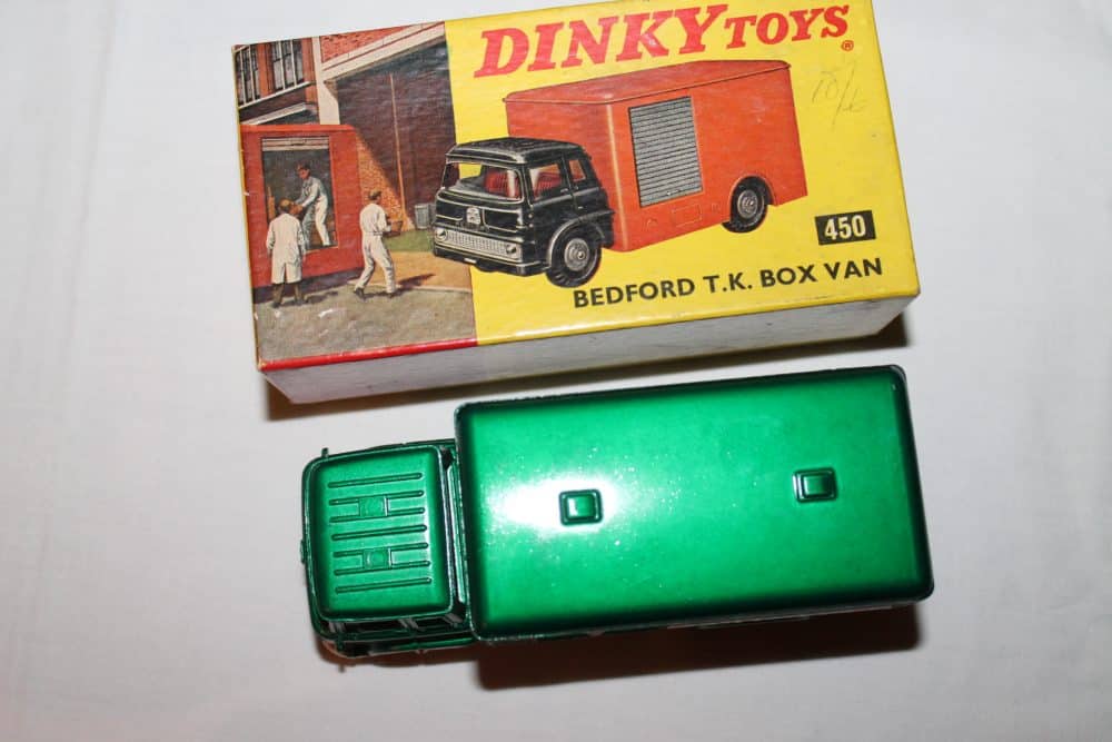 Dinky Toys 450 Bedford T.K. Box Castrol Van-top