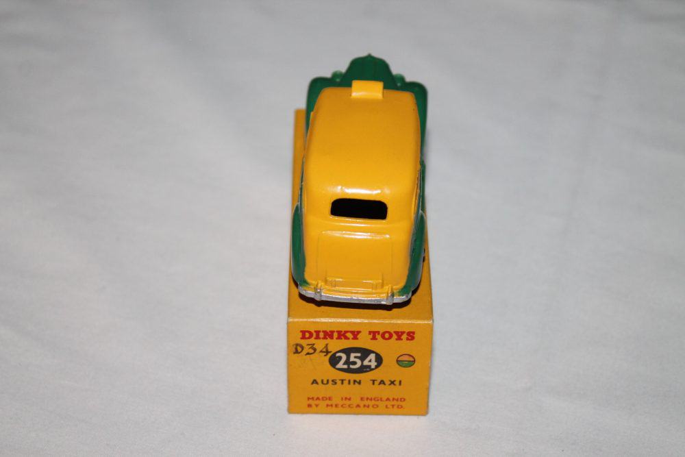 Dinky Toys 254 Austin Taxi-back