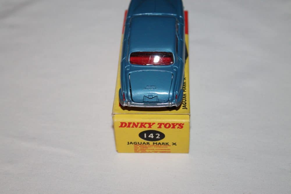 Dinky Toys 142 Jaguar Mark X-back