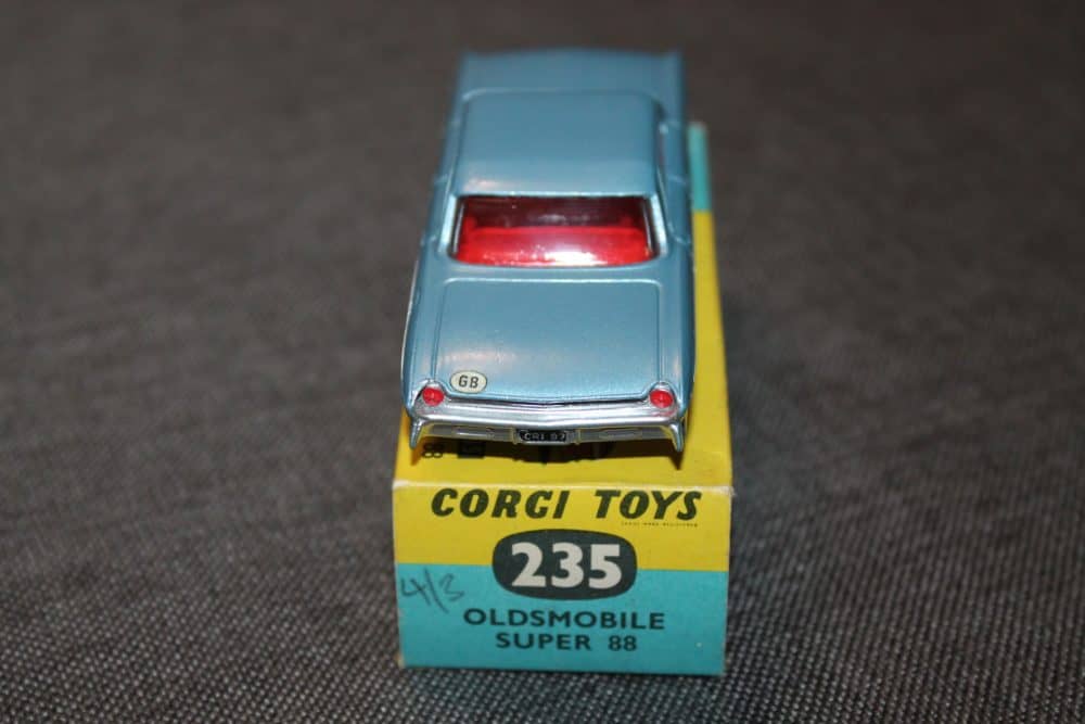 oldsmobile-super88-corgi-toys-235-back