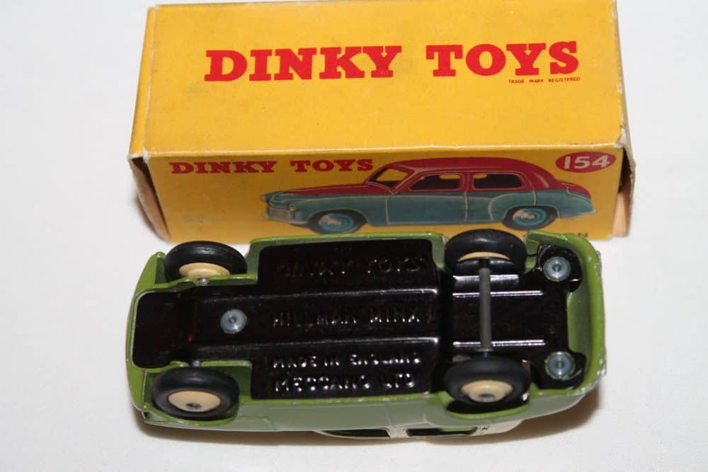 Dinky Toys 154 Hillman Minx-base