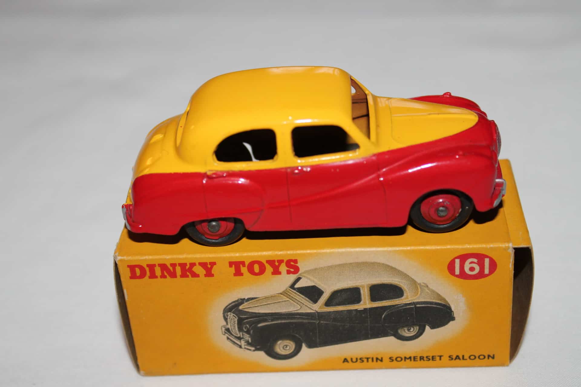 Dinky Toys 161 Austin Somerset - Diecast