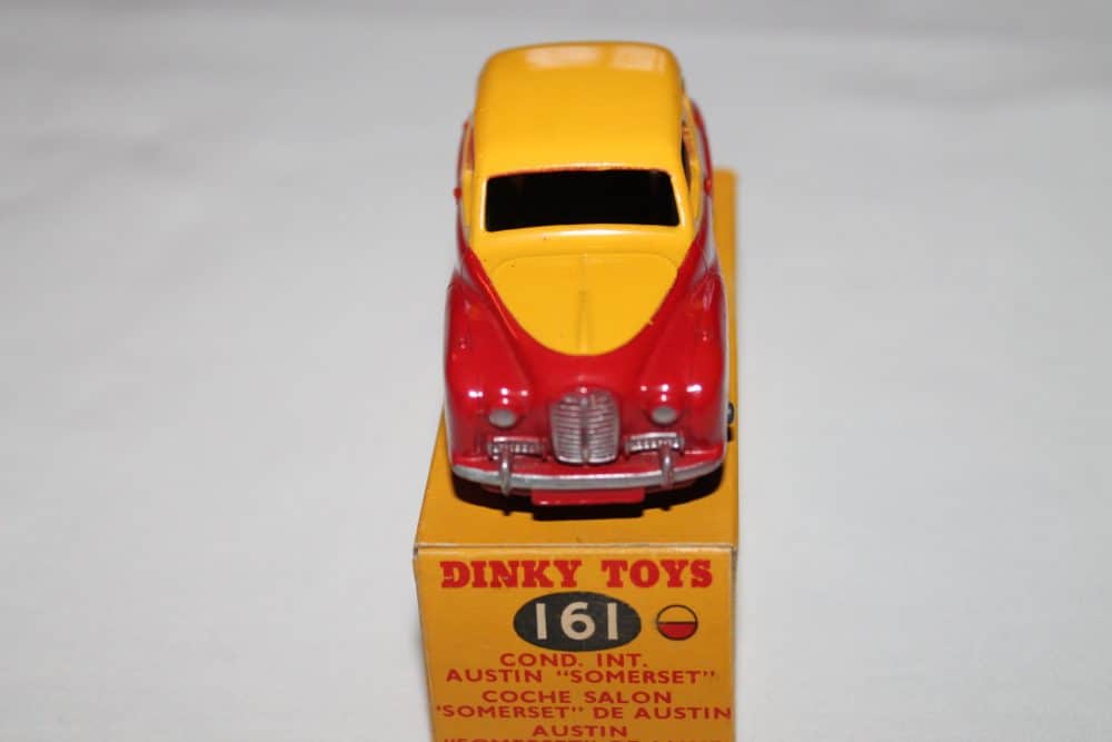 Dinky Toys 161 Austin Somerset-front