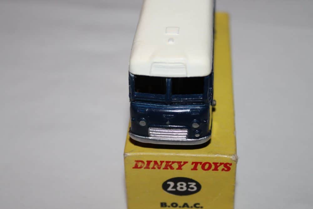 Dinky Toys 283 B.O.A.C. Coach-front