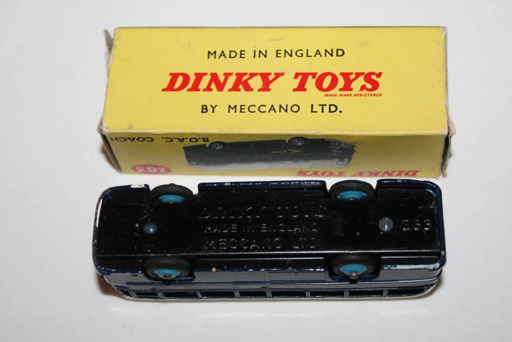 Dinky Toys 283 B.O.A.C. Coach-base