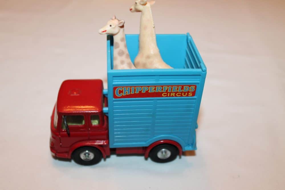 Corgi Toys 503 Chipperfields Circus Giraffe Transporter-leftside