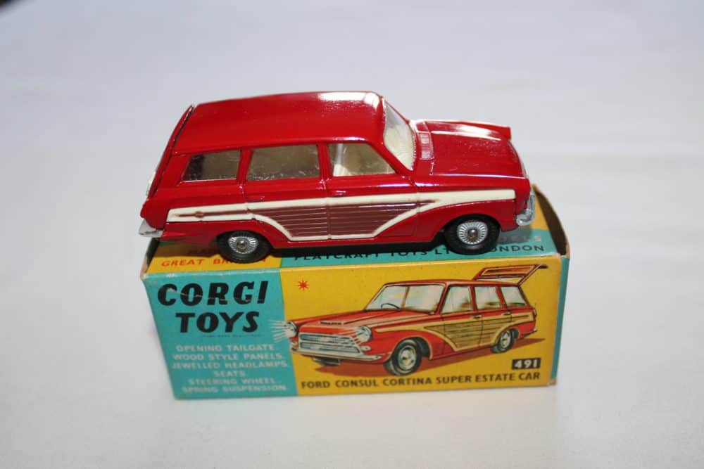 Corgi Toys 491 Ford Cortina Estate-side