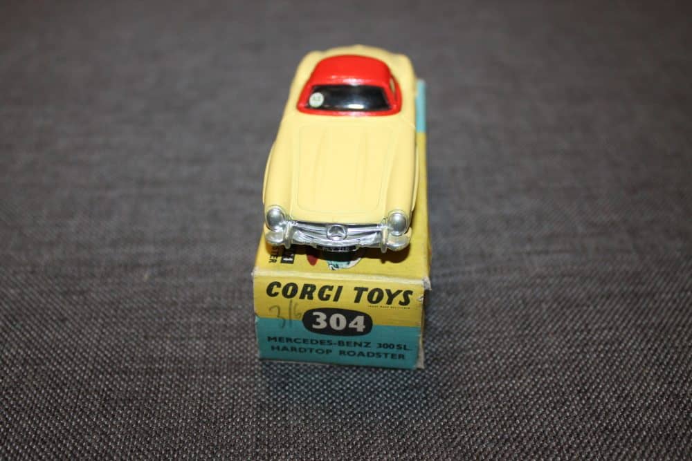 mercedes-benz-300sl-hardtop-lemon-and-red-roof-corgi-toys-304-front