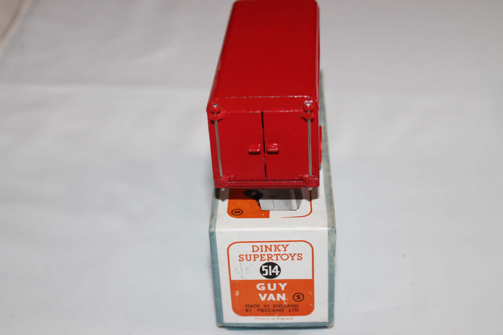 Rare Dinky Toys Meccano England Guy van Slumberland réf 514