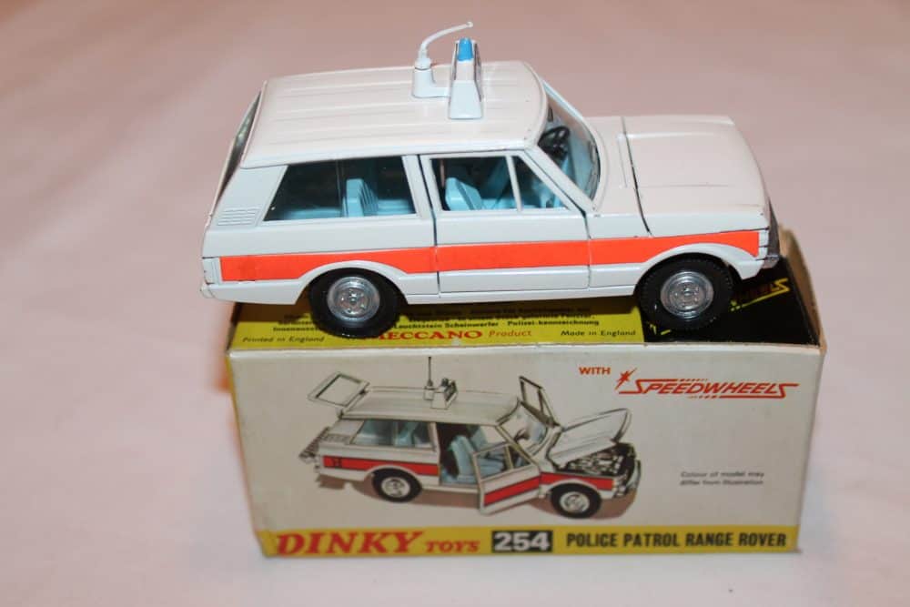 Dinky Toys 254 Police Patrol Range Rover-side