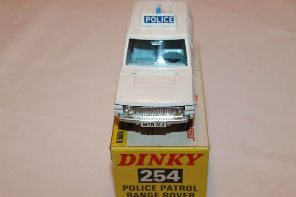 Dinky Toys 254 Police Patrol Range Rover-front
