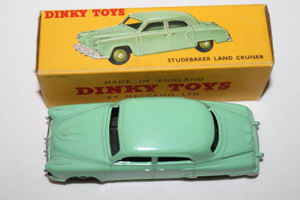 Dinky Toys 172 Studebaker Land Cruiser-top