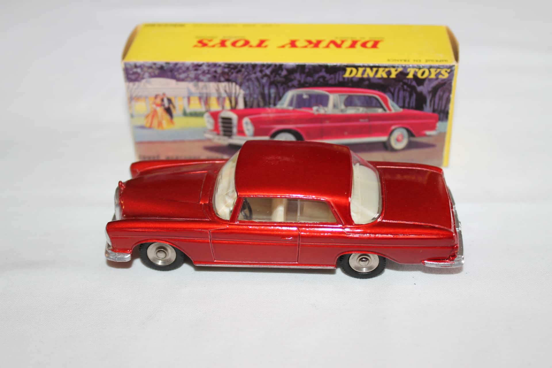 Dinky Toys F Nr. 533 Coupé Mercedes Benz 300 SE 1/43 Nie