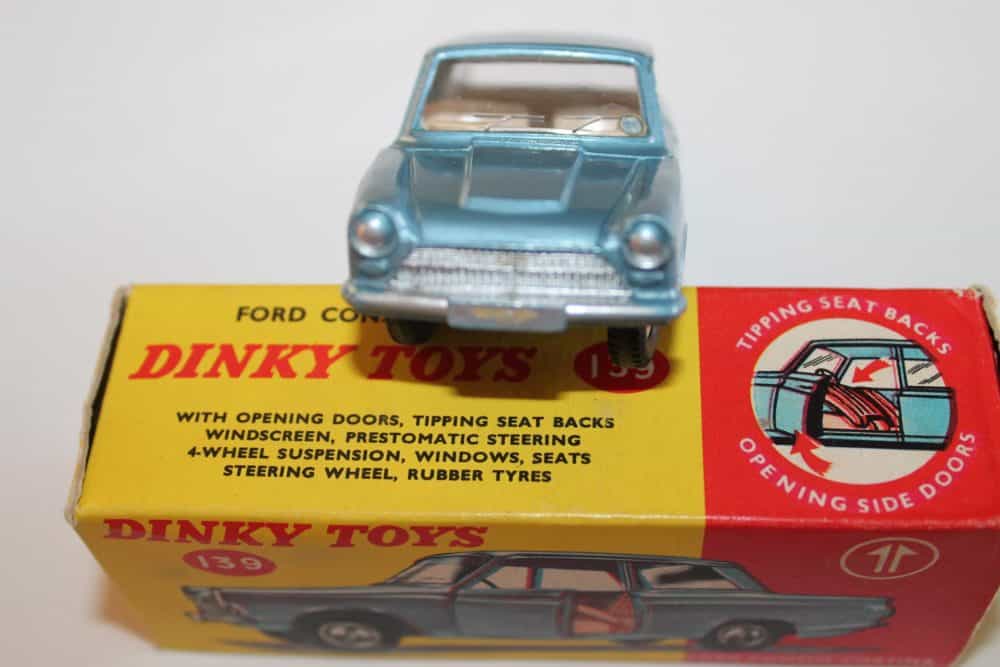 Dinky Toys 139 Ford Cortina-grill