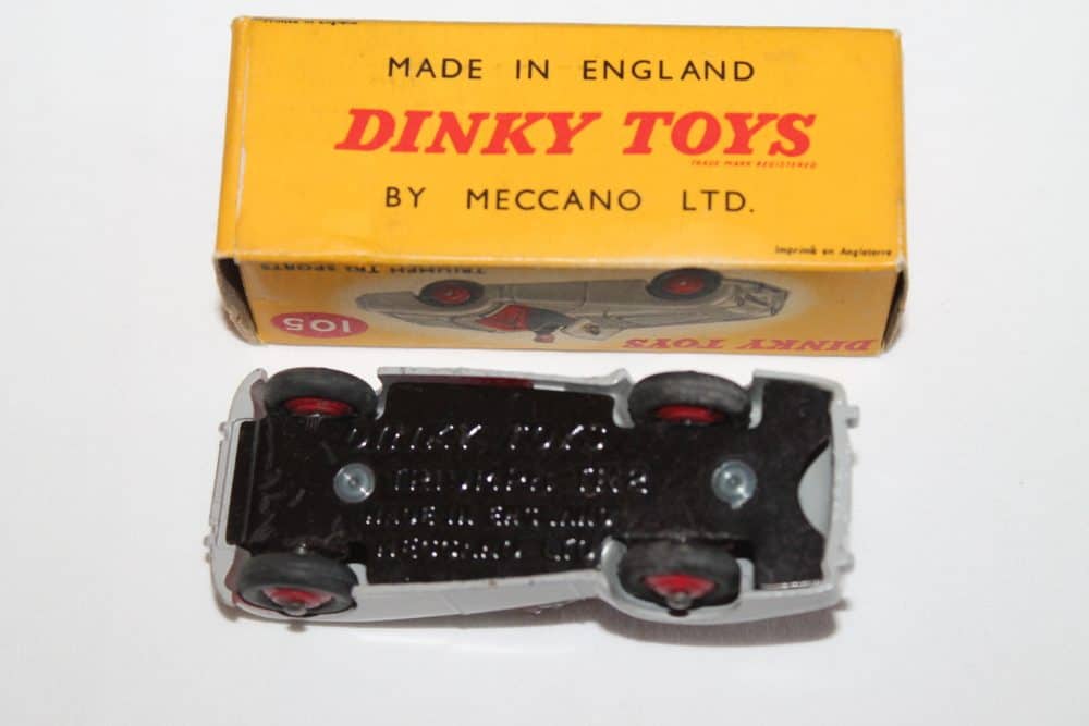 Dinky Toys 105 Triumph TR2 Tourer-base