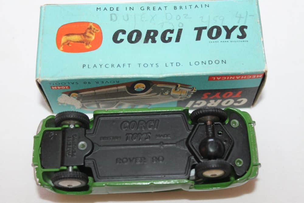 Corgi Toys 204M Rover 90 Saloon Mechanical-base