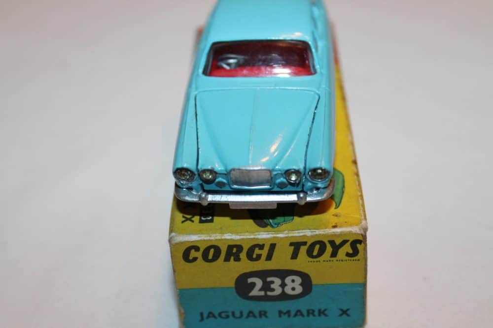 Corgi Toys 238 Jaguar Mark X Lighter Blue shade-front