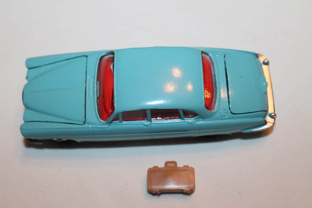 Corgi Toys 238 Jaguar Mark X Lighter Blue shade-top
