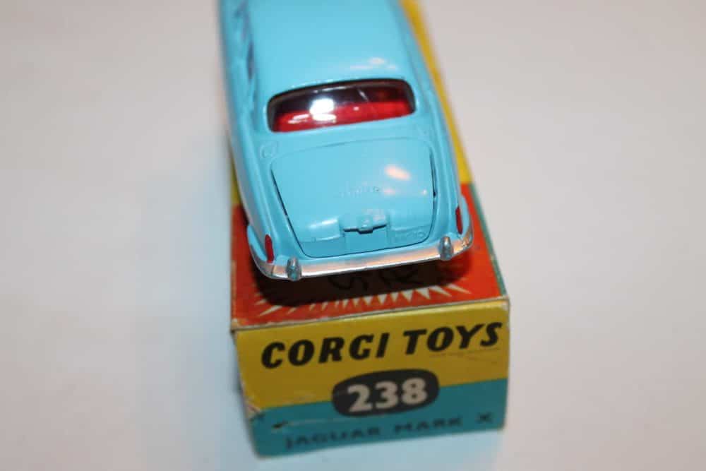 Corgi Toys 238 Jaguar Mark X-back
