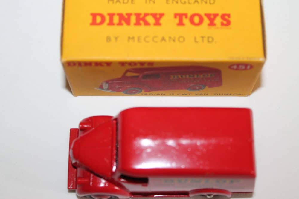Dinky Toys 451 Trojan 'Dunlop' Van-top