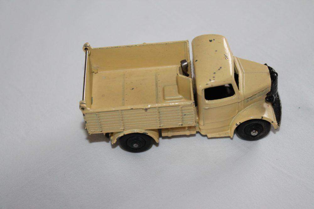 Dinky Toys 025m Bedford Tipper Truck-side