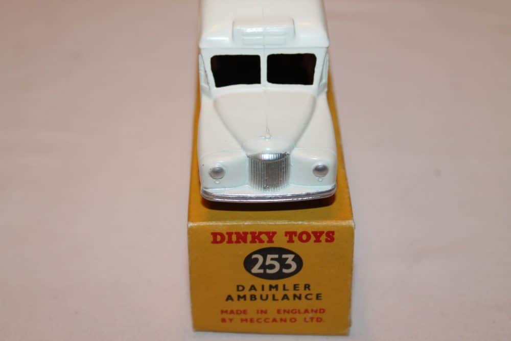 Dinky Toys 253 Daimler Ambulance-front