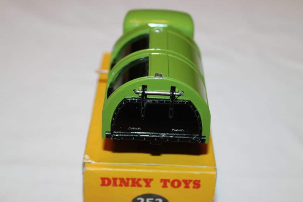 Dinky Toys 252 Bedford Refuse Wagon-back