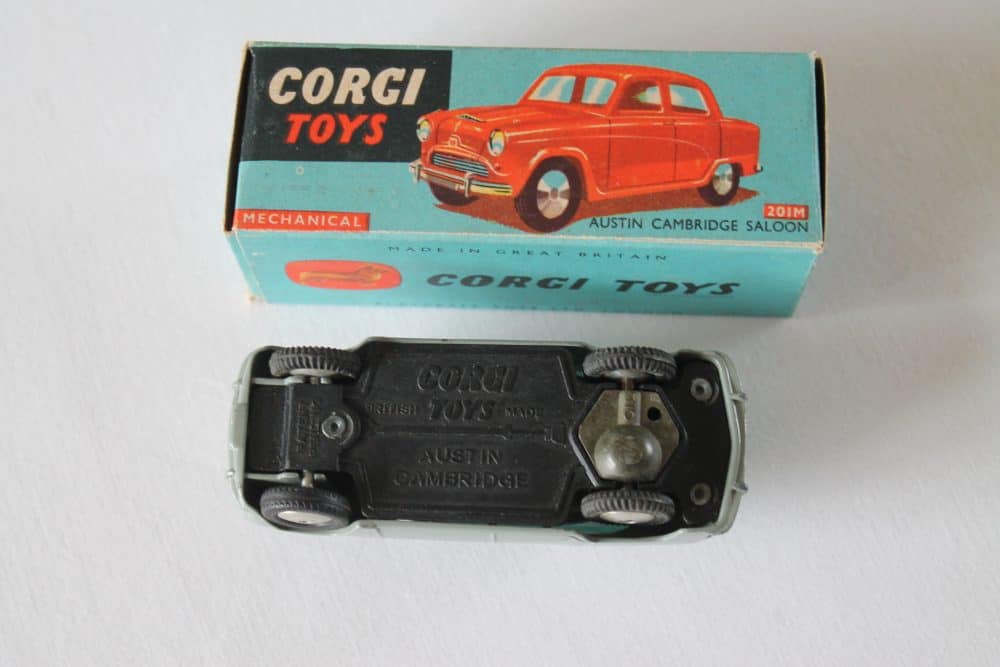 Corgi Toys 201M Austin Cambridge Mechanical-base