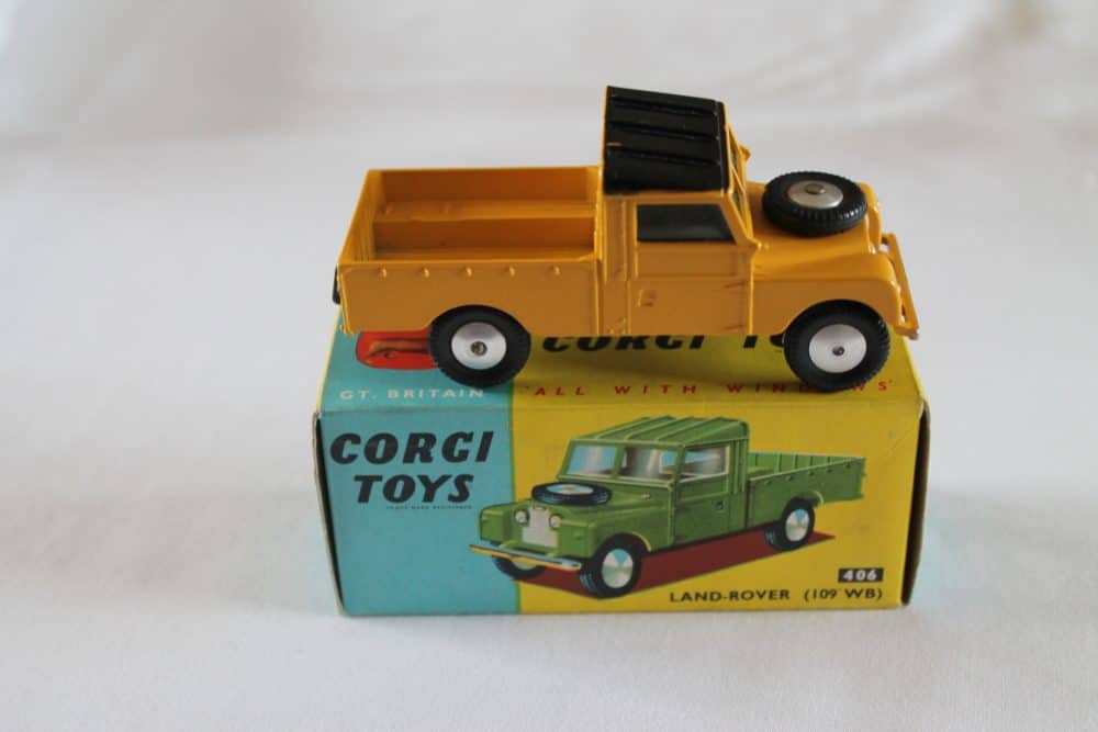Corgi Toys 406 Land Rover (109 WB)-side