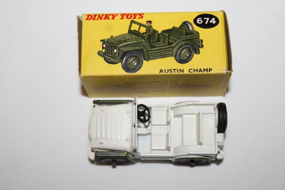 Dinky Toys 674 'UN' Austin Champ-top