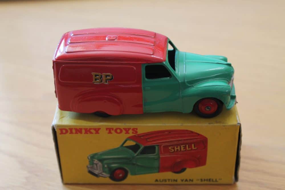 Dinky Toys 470 Austin Shell Van-side