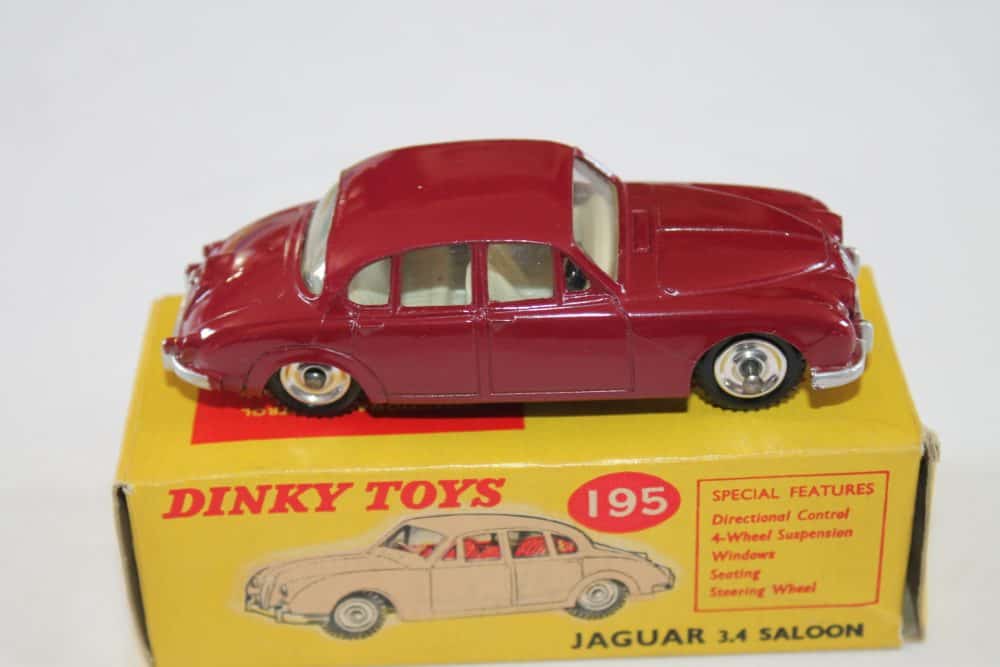 Dinky Toys 195 Jaguar 3.4 Saloon-side