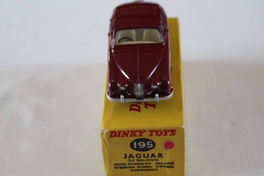 Dinky Toys 195 Jaguar 3.4 Saloon-front