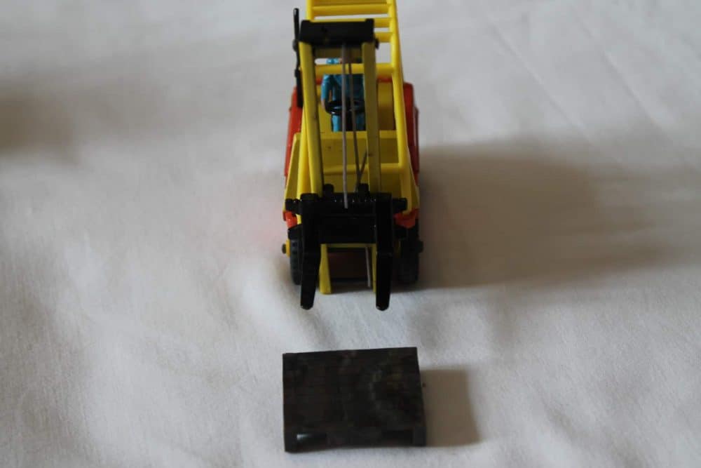 Dinky Toys 404 Conveyancer Fork Lift Truck-front