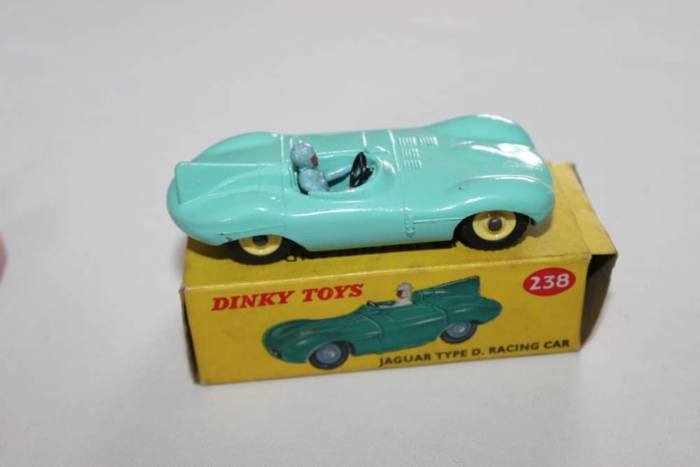 Dinky Toys 238 Jaguar D Type Racing Car-side