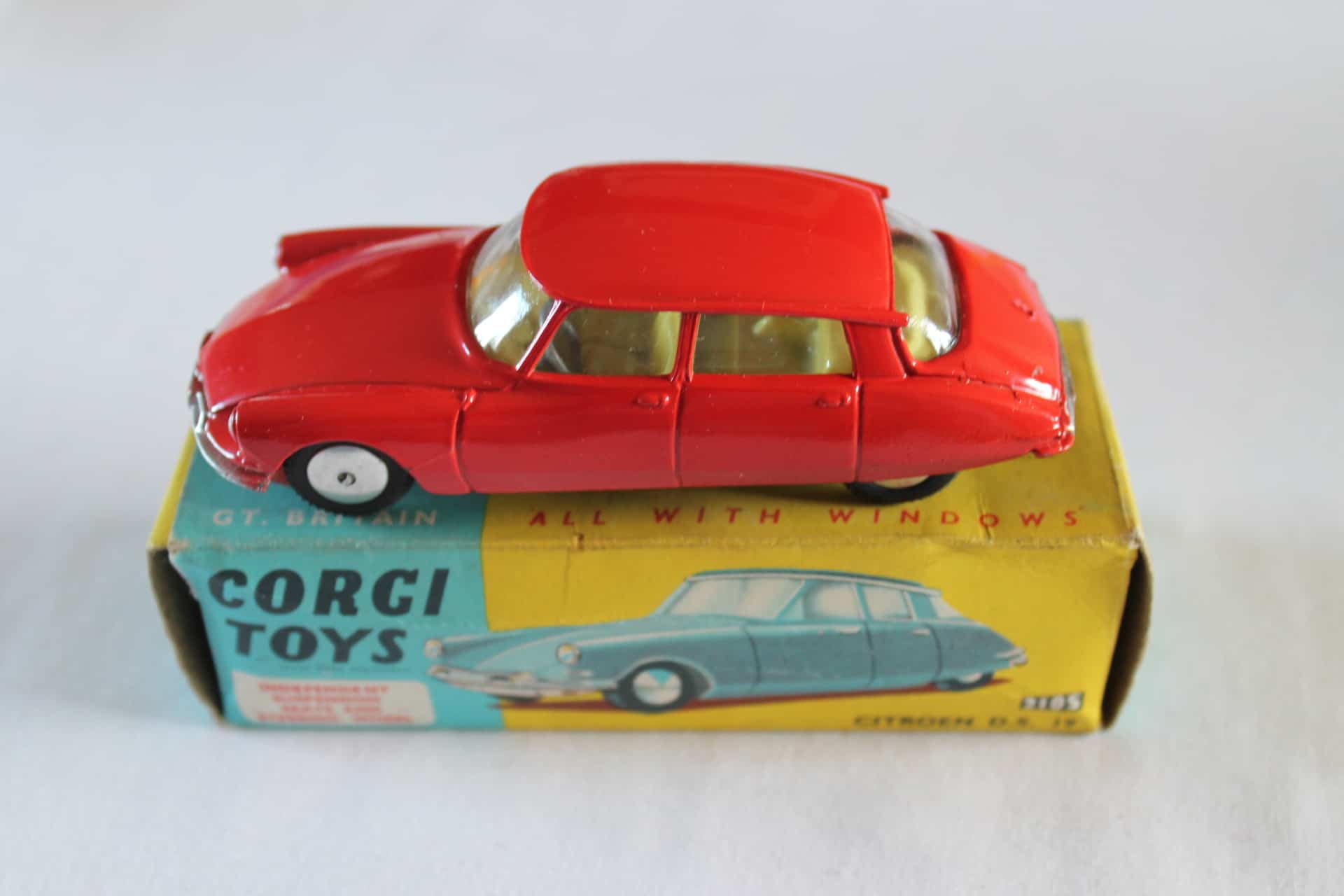 Corgi Toys 210S Citroen DS19 | Diecast