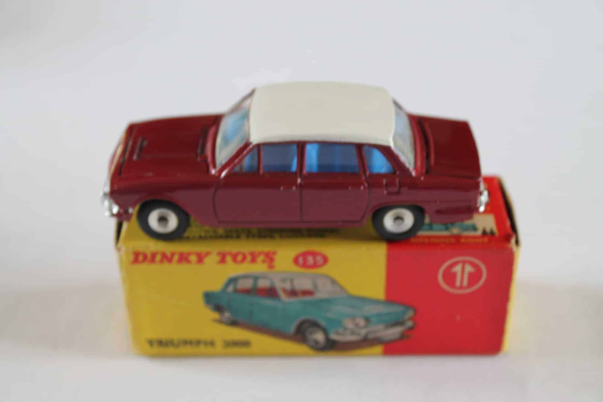 Dinky Toys Triumph 2000 – Miniature De Collection, Occasion