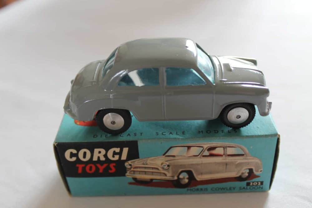 Corgi Toys 202 Grey Morris Cowley-side
