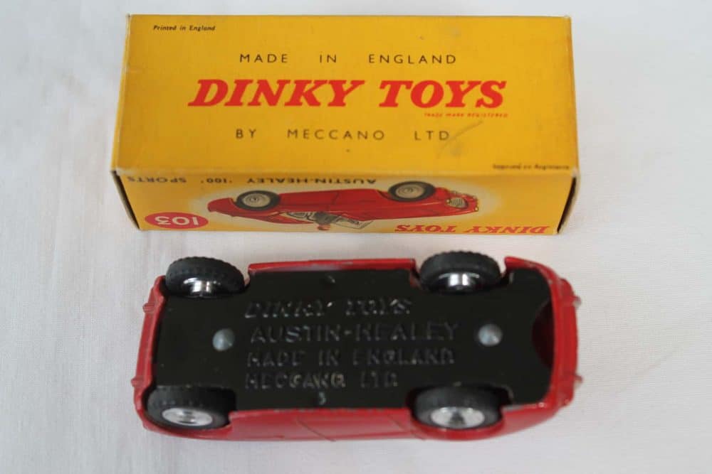 Dinky Toys 103 Austin Healey Tourer-base