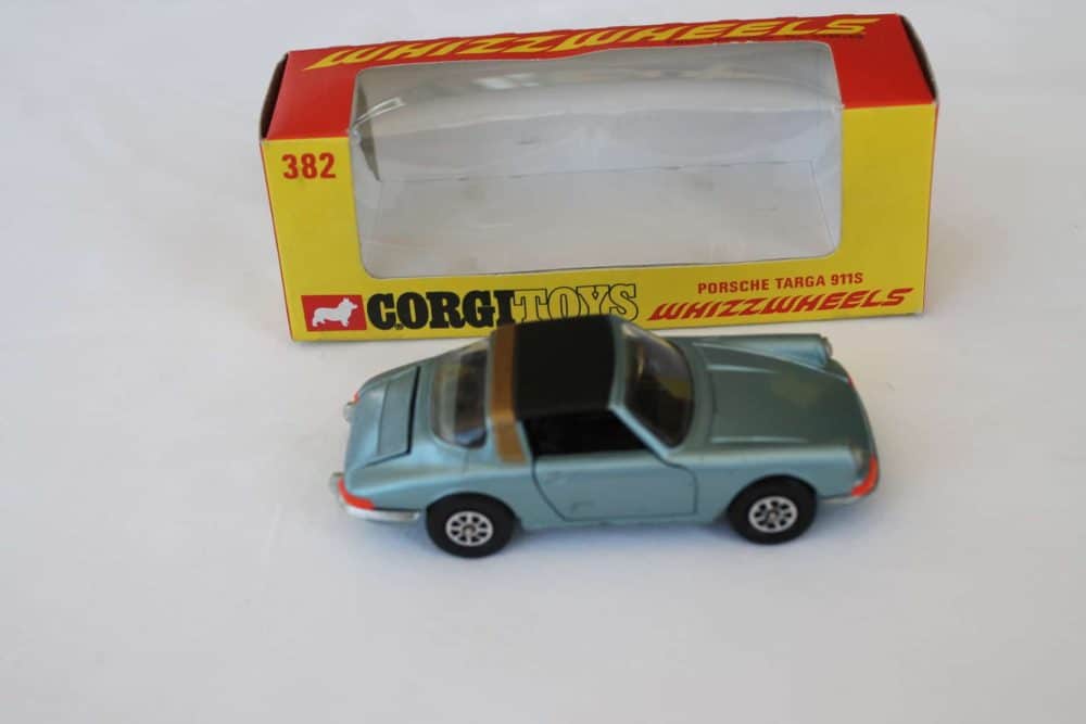 Corgi Toys 382 Porsche Targa 911S Whizzwheels-right