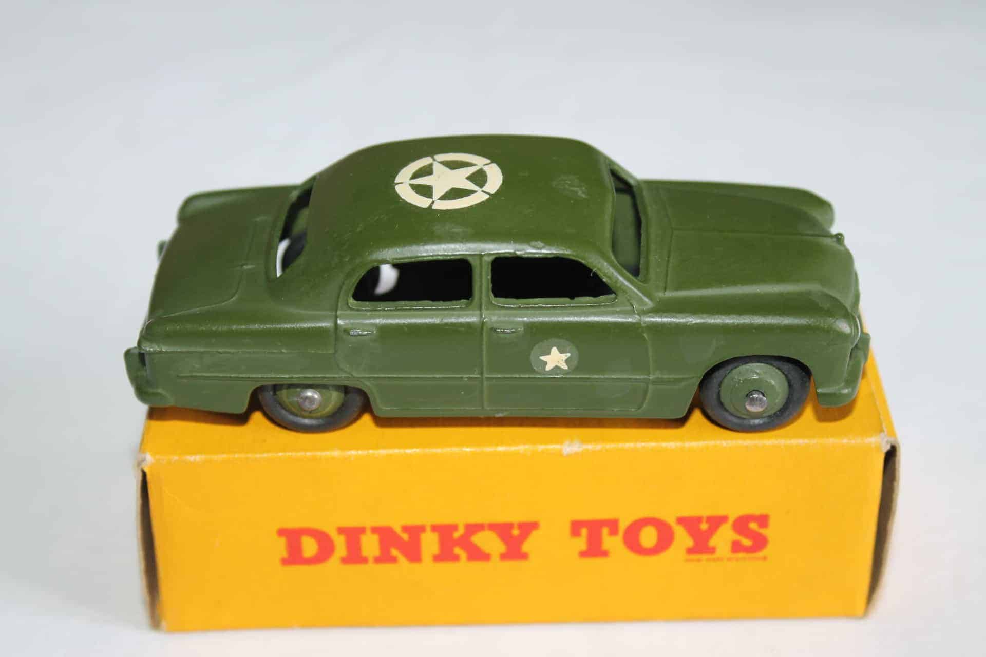 dinky-toys-675-army-staff-car-diecast