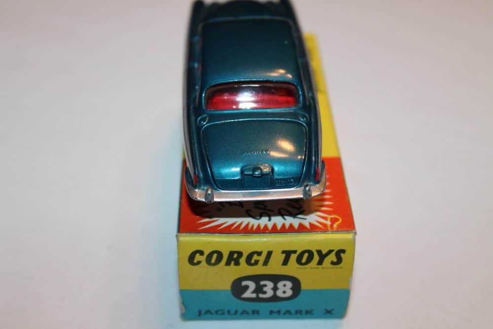 Corgi Toys 238 Jaguar Mark X-back