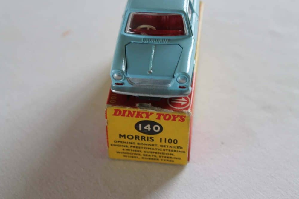 Dinky Toys 140 South African Morris 1100-front
