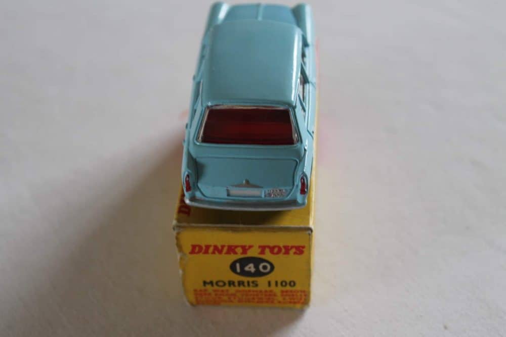 Dinky Toys 140 South African Morris 1100-back
