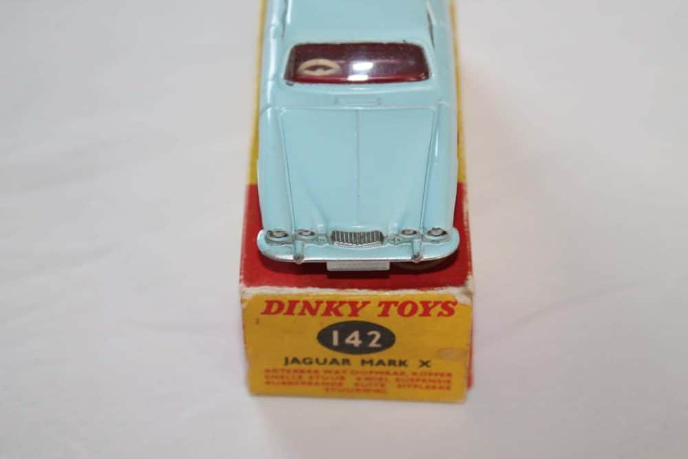 Dinky Toys 142 South African version Jaguar mark X-front