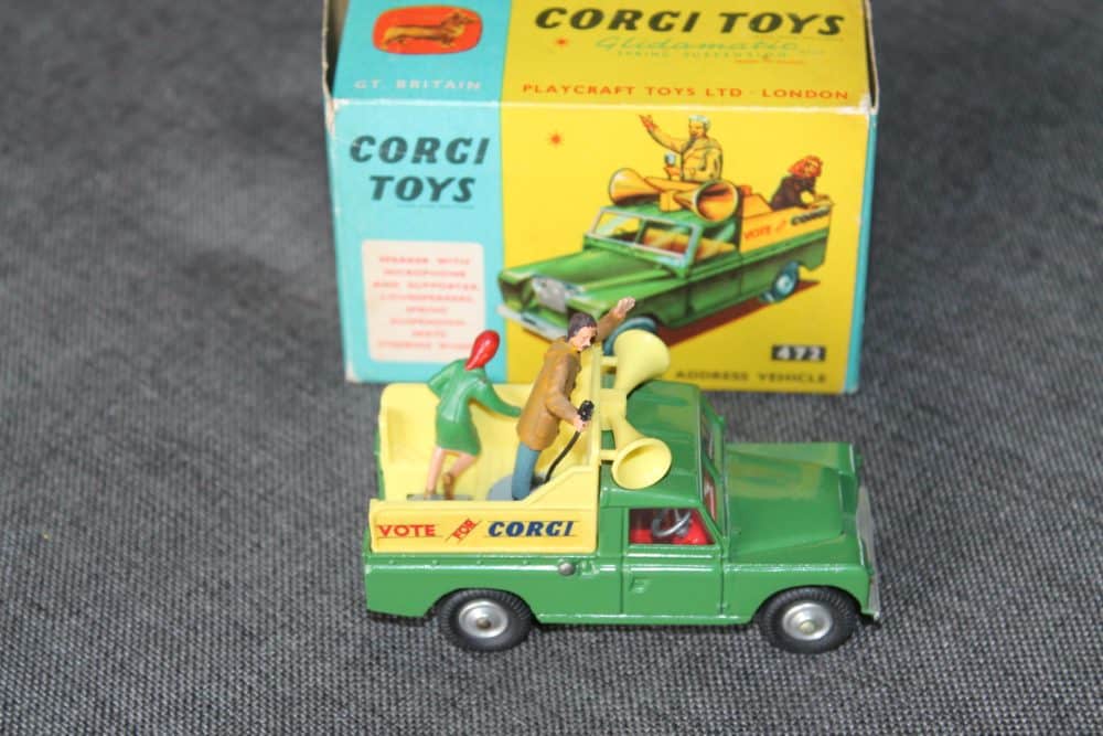 land-rover-public-address-vehicle-corgi-toys-472-side