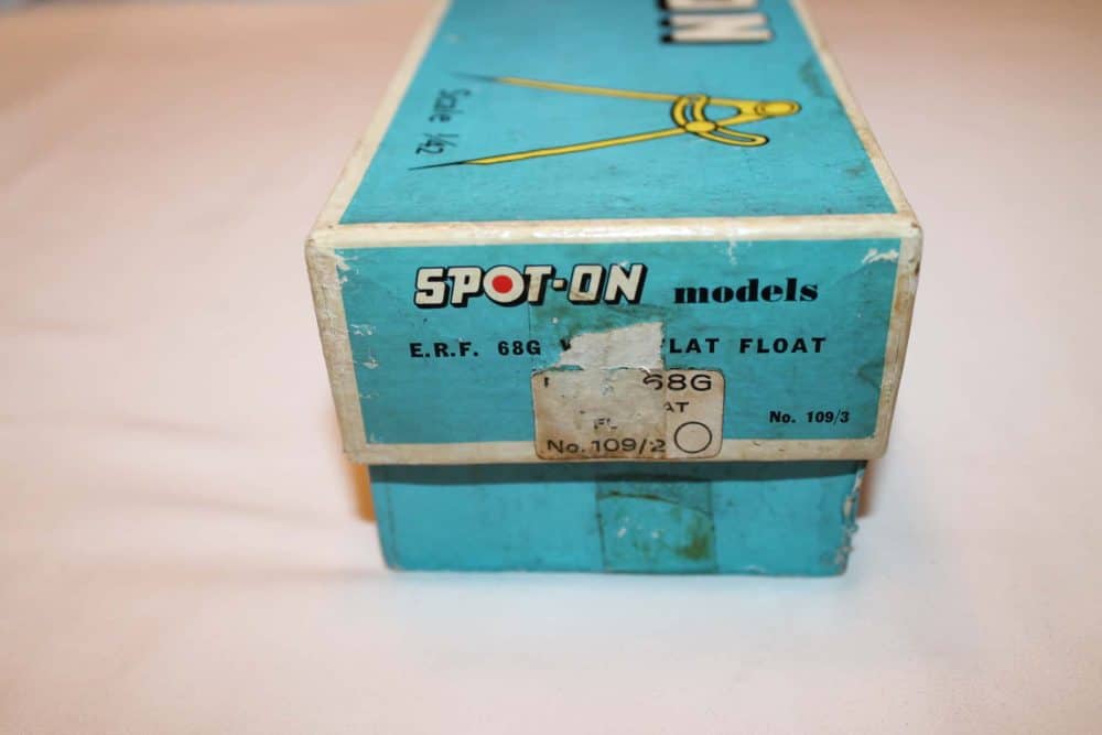 Spot-On Toys 109/2 E.R.F. 68G with Flat Load-box2