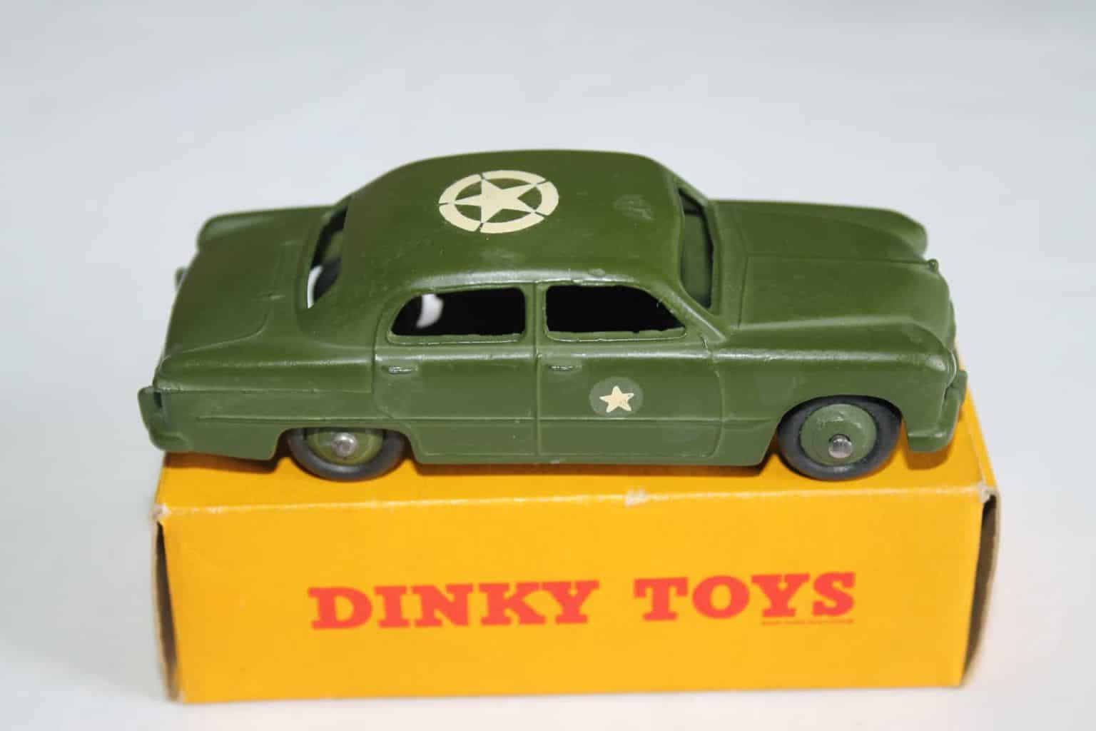 Dinky Toys 675 Army Staff Car Diecast