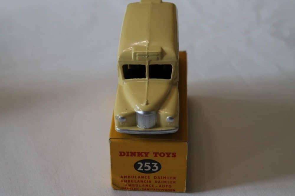 Dinky Toys 253 Daimler Ambulance-front